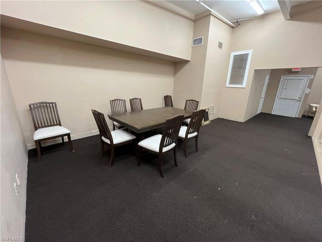 12155 Metro PKWY # 4, Fort Myers, FL 33966