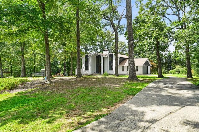 1113 Honeysuckle Drive, Canton, GA 30114