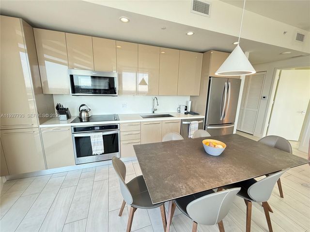 2000 Metropica Way 1204, Sunrise, FL 33323