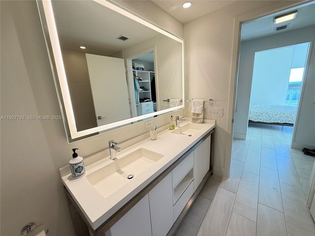 2000 Metropica Way 1204, Sunrise, FL 33323