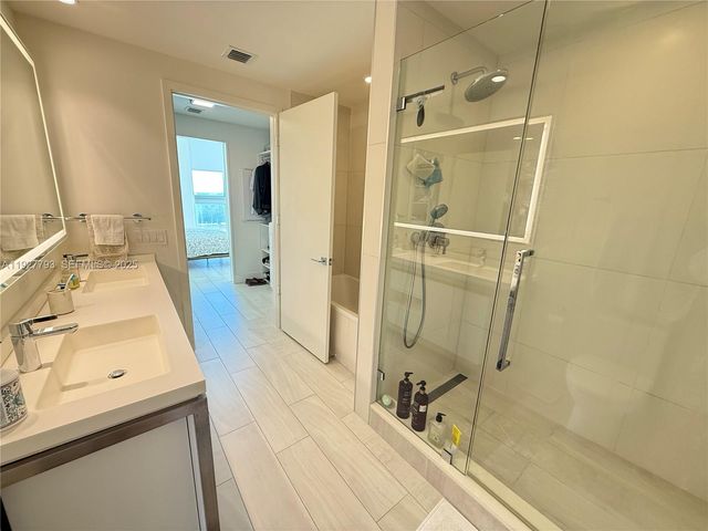 2000 Metropica Way 1204, Sunrise, FL 33323