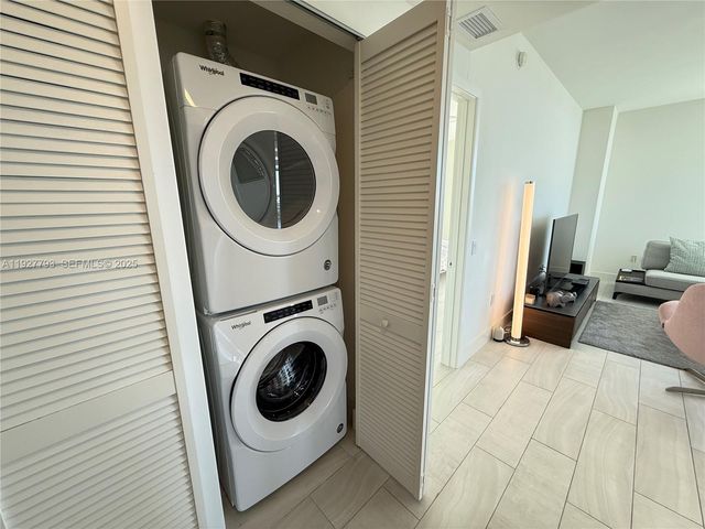 2000 Metropica Way 1204, Sunrise, FL 33323