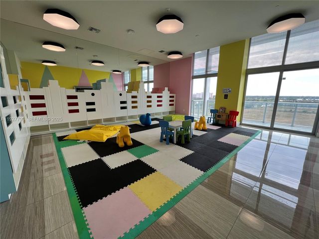 2000 Metropica Way 1204, Sunrise, FL 33323