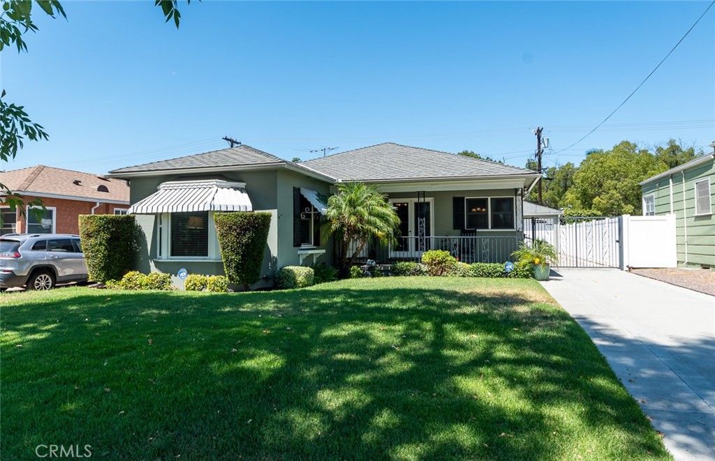 Image 2 of property listing at 843 Pelanconi Avenue, Glendale, CA 91202