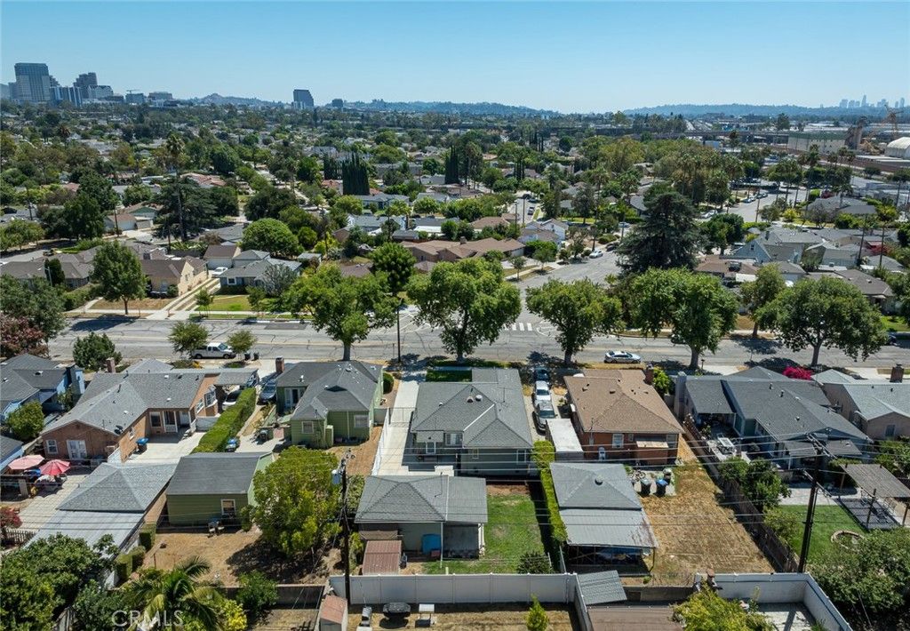 Image 59 of property listing at 843 Pelanconi Avenue, Glendale, CA 91202