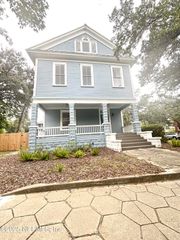 304 5TH Street E, Jacksonville, FL 32206