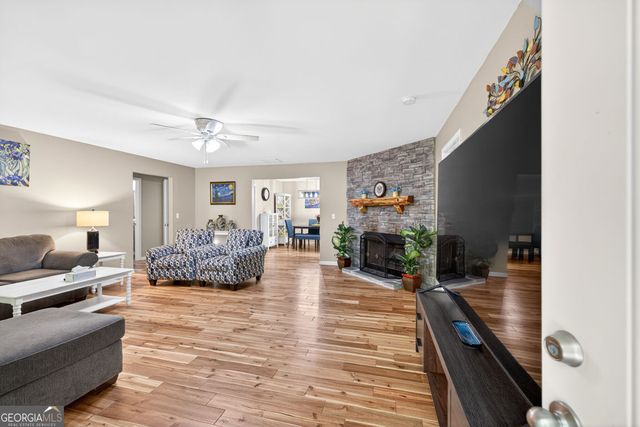 195 Phillips Drive, Cleveland, GA 30528