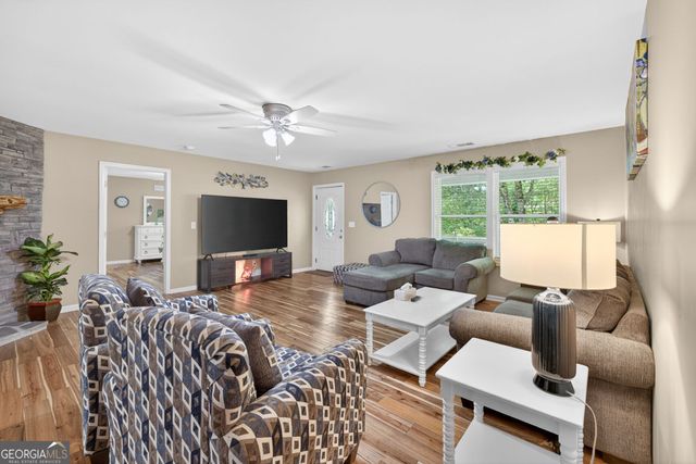 195 Phillips Drive, Cleveland, GA 30528