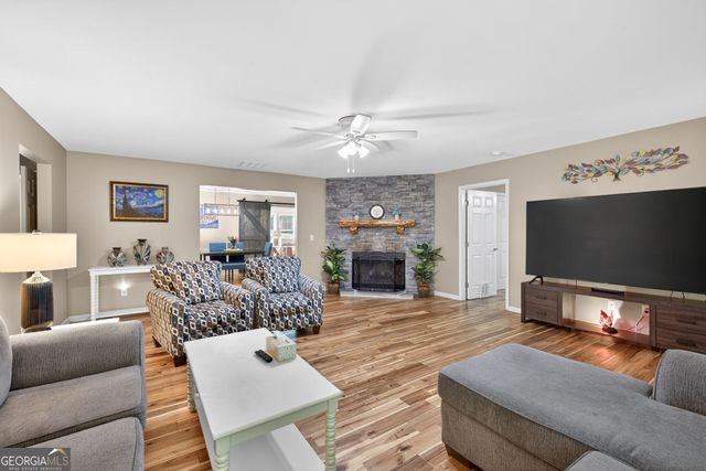 195 Phillips Drive, Cleveland, GA 30528