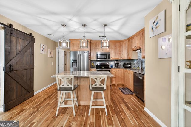 195 Phillips Drive, Cleveland, GA 30528