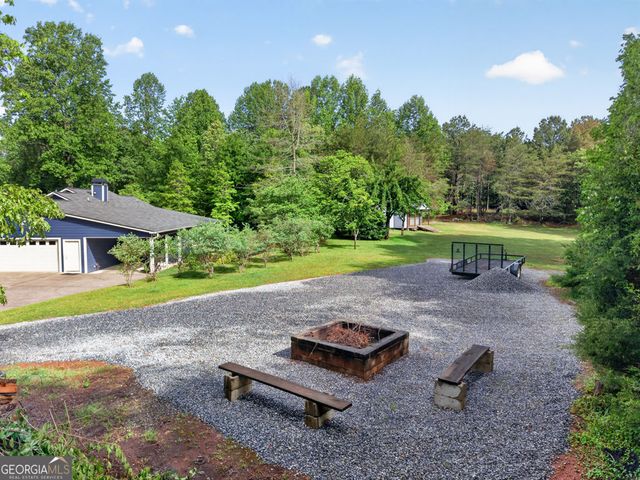 195 Phillips Drive, Cleveland, GA 30528