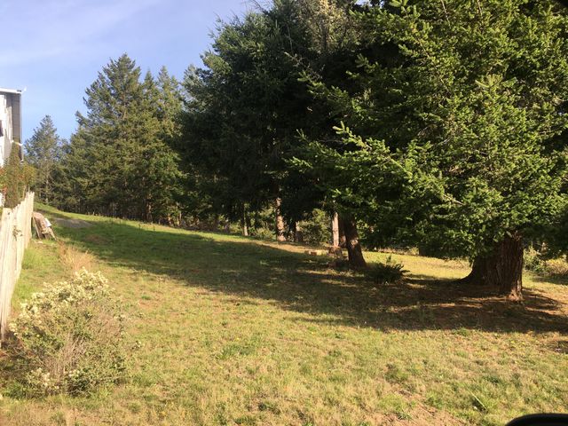 190 Shaker Road, Shelter Cove, CA 95589