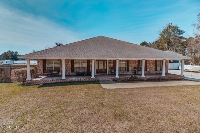 17113 E Spring Lake Drive, Vancleave, MS 39565