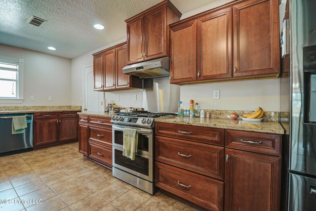 17113 E Spring Lake Drive, Vancleave, MS 39565