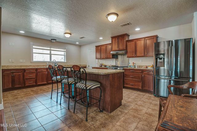 17113 E Spring Lake Drive, Vancleave, MS 39565