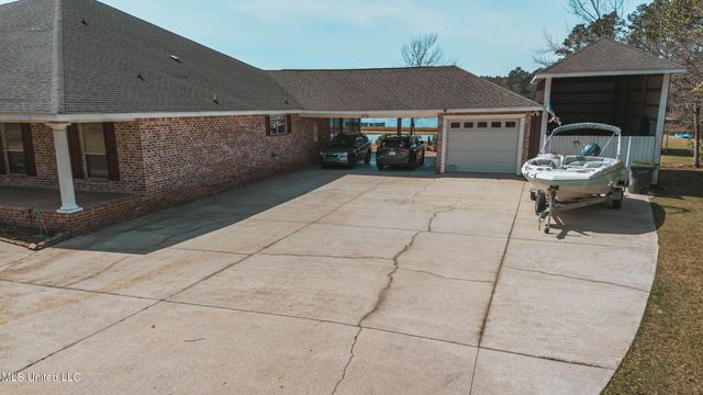 17113 E Spring Lake Drive, Vancleave, MS 39565