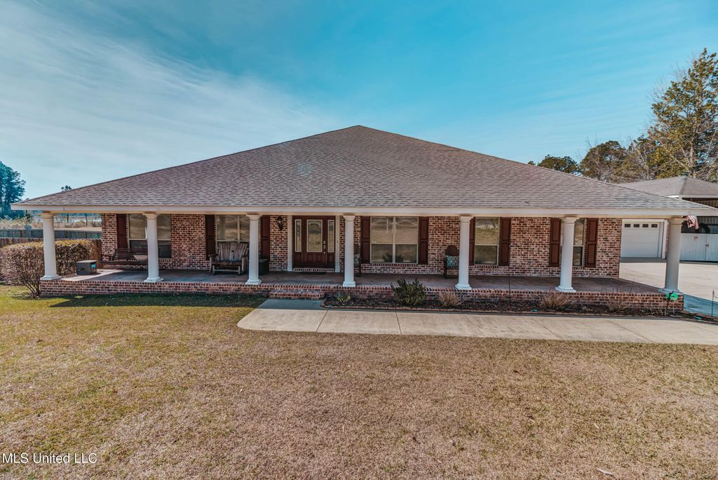 17113 E Spring Lake Drive, Vancleave, MS 39565