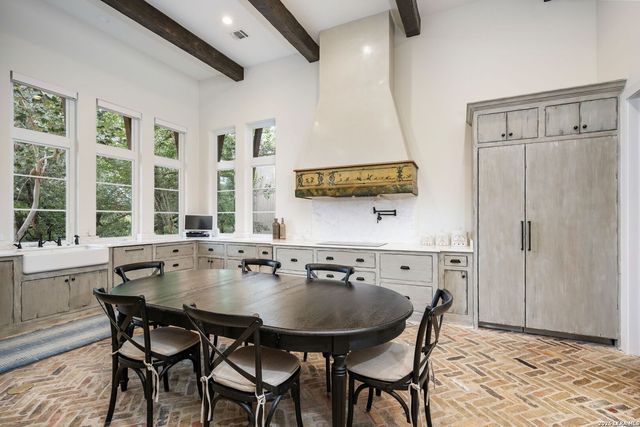 107 Umbria, San Antonio, TX 78230