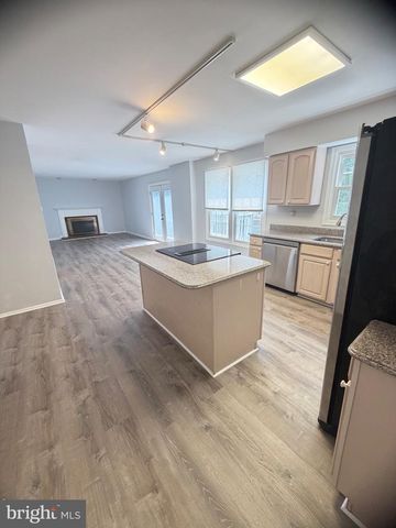 1111 HALESWORTH DR, Rockville, MD 20854