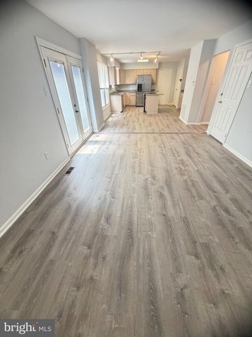 1111 HALESWORTH DR, Rockville, MD 20854