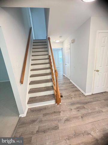 1111 HALESWORTH DR, Rockville, MD 20854