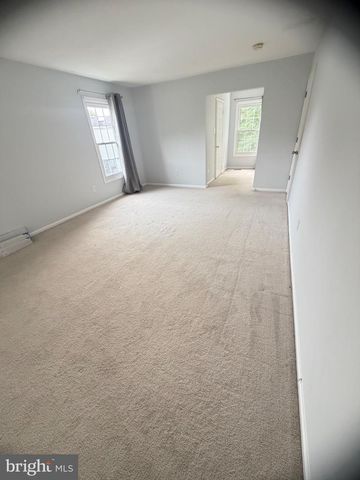 1111 HALESWORTH DR, Rockville, MD 20854