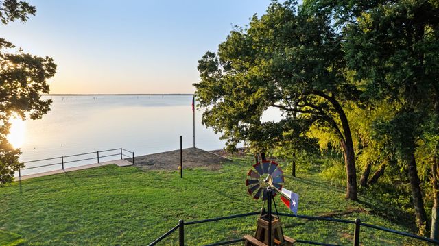 1144 Paradise Cove, Streetman, TX 75859