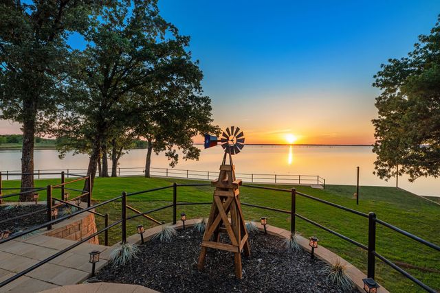 1144 Paradise Cove, Streetman, TX 75859