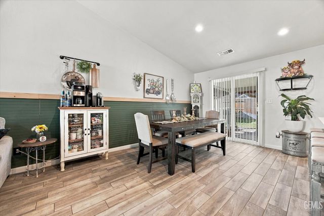 9212 Snowy River Drive, Bakersfield, CA 93311