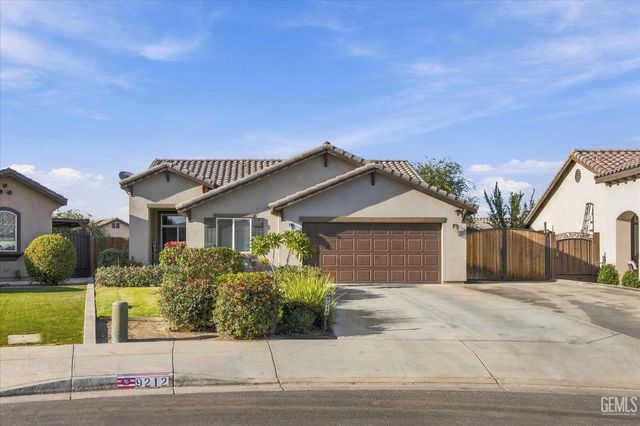 9212 Snowy River Drive, Bakersfield, CA 93311