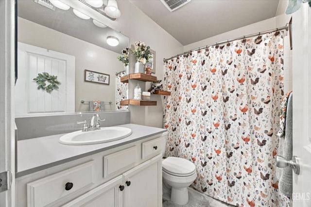 9212 Snowy River Drive, Bakersfield, CA 93311