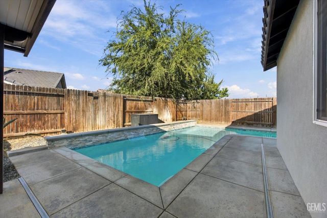 9212 Snowy River Drive, Bakersfield, CA 93311
