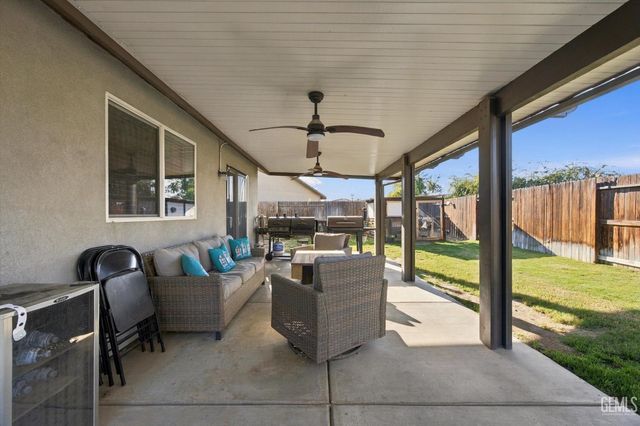 9212 Snowy River Drive, Bakersfield, CA 93311
