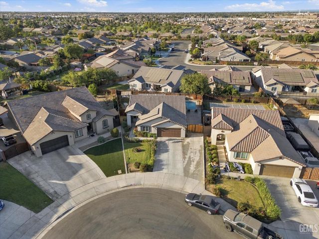 9212 Snowy River Drive, Bakersfield, CA 93311