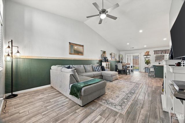 9212 Snowy River Drive, Bakersfield, CA 93311