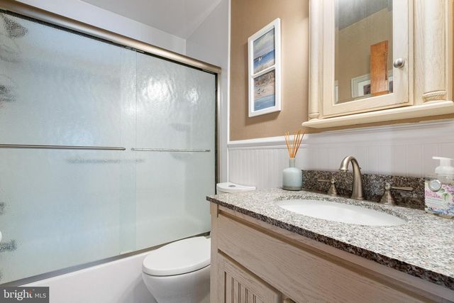 2416 W COLONIAL DR, Upper Chichester, PA 19061