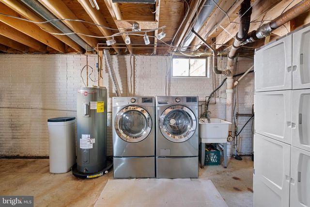 2416 W COLONIAL DR, Upper Chichester, PA 19061