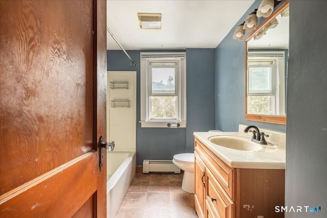 22 Avenue B, Beacon Falls, CT 06403