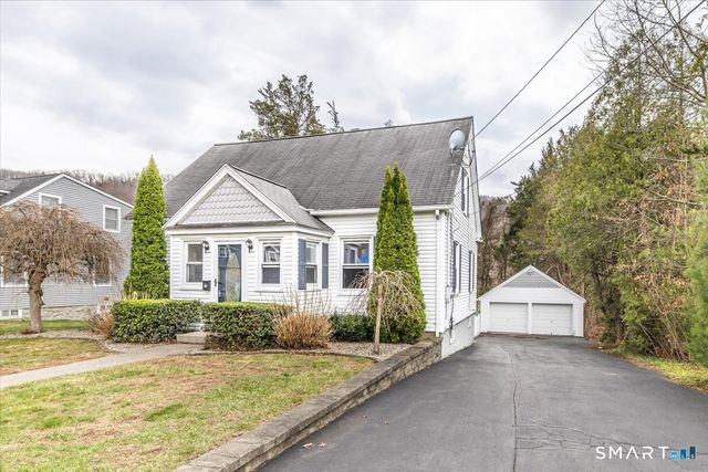 22 Avenue B, Beacon Falls, CT 06403