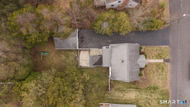 22 Avenue B, Beacon Falls, CT 06403