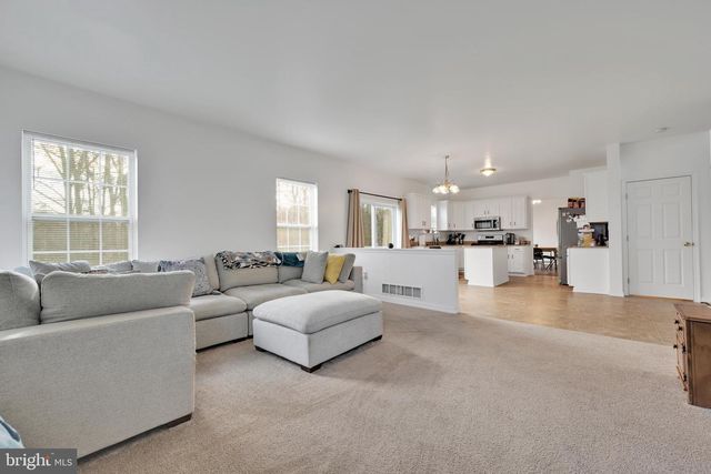 228 LONGVIEW DR, Reading, PA 19608