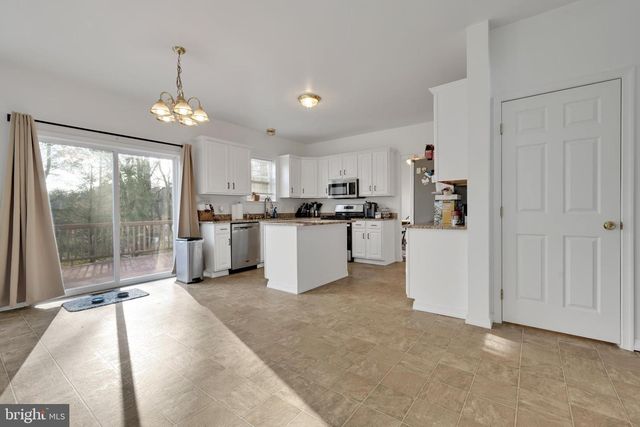 228 LONGVIEW DR, Reading, PA 19608