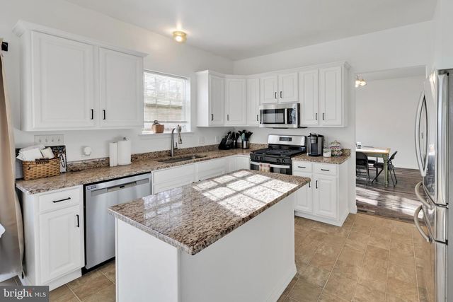 228 LONGVIEW DR, Reading, PA 19608