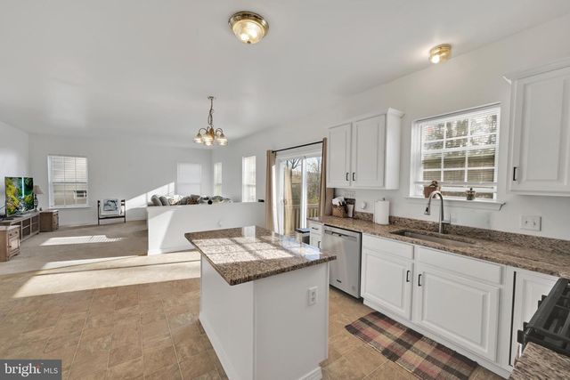 228 LONGVIEW DR, Reading, PA 19608