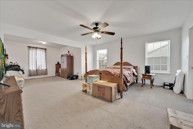 228 LONGVIEW DR, Reading, PA 19608