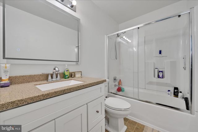 228 LONGVIEW DR, Reading, PA 19608