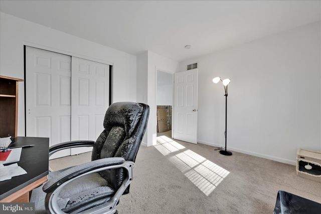 228 LONGVIEW DR, Reading, PA 19608