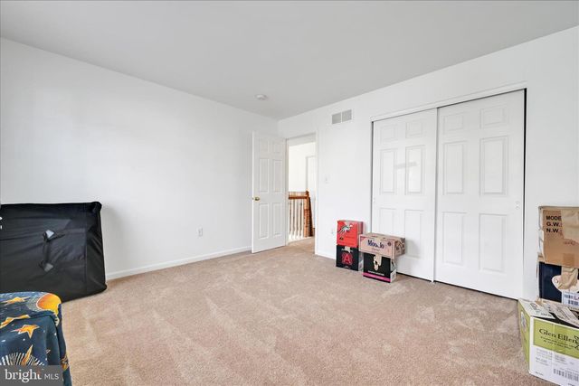 228 LONGVIEW DR, Reading, PA 19608