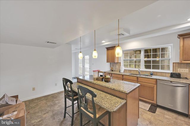 228 LONGVIEW DR, Reading, PA 19608