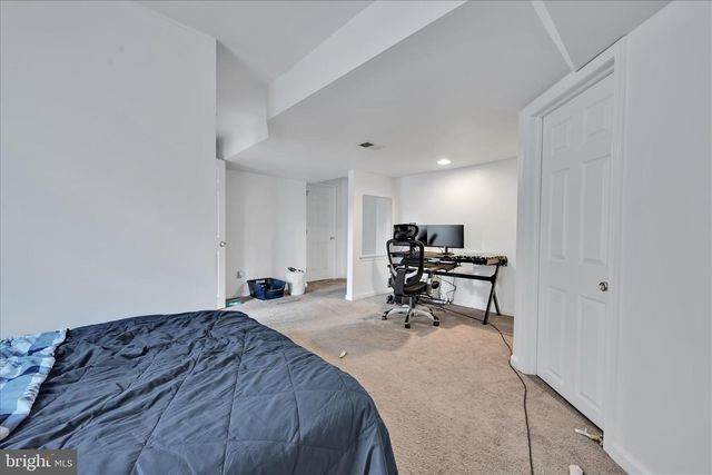 228 LONGVIEW DR, Reading, PA 19608